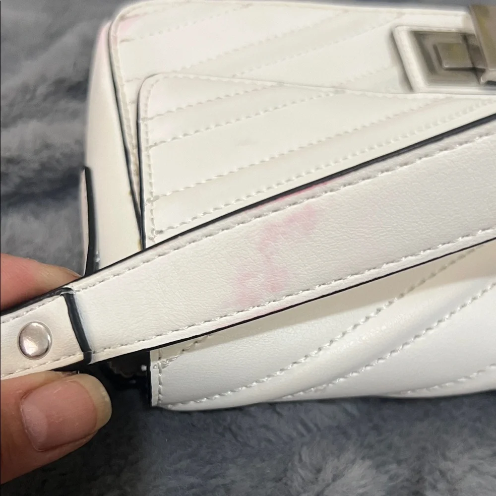 Aldo White Chevron Shoulder Bag with Tassel GUC retail $40 - Picture 11 of 12